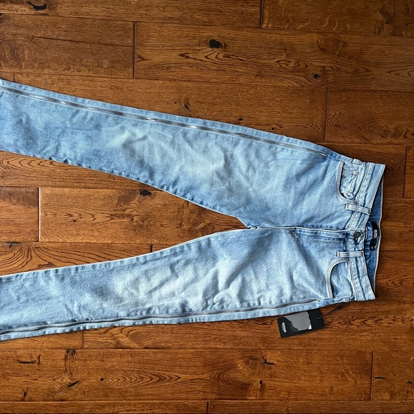 Hudson Women’s Holly Denim Released zipper jeans, raw hem - Picture 5 of 10